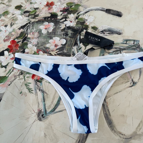 TAVIK swimming bottom 🤍 - Picture 2 of 7